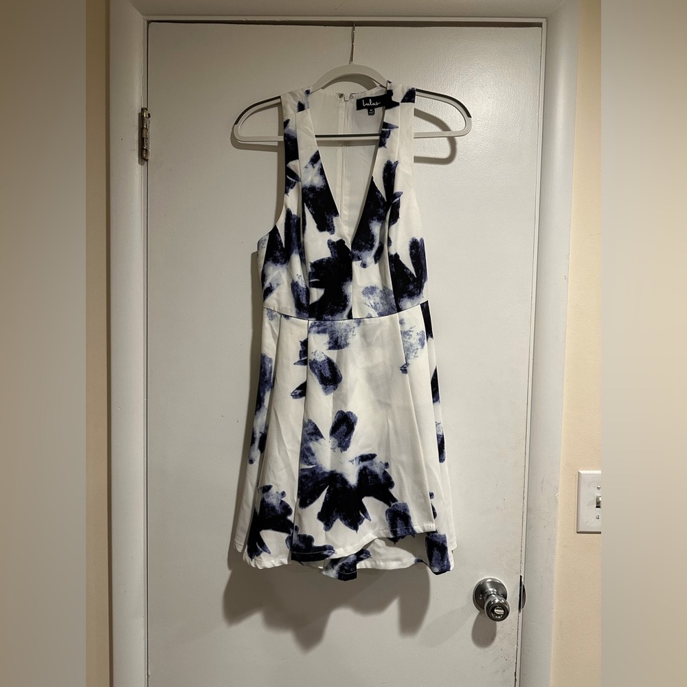 NWOT Lulu’s Seeing Chic Blue and Ivory Skater Dress
